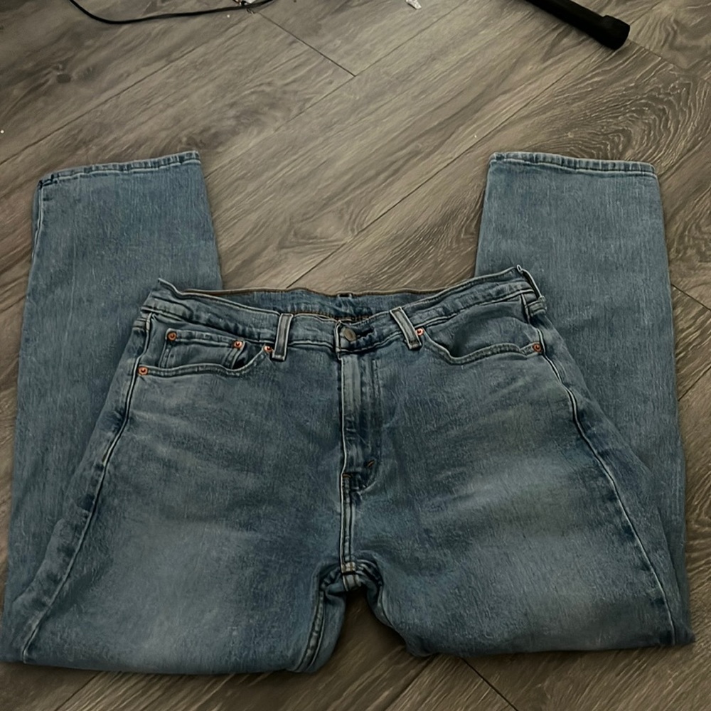 LEVIS straight wide leg jeans. Size 4.